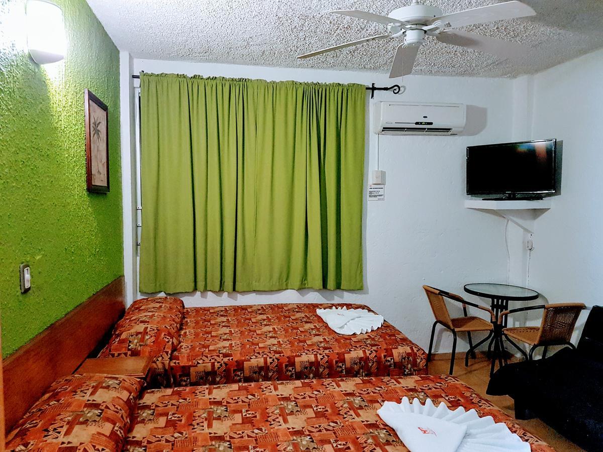 Hotel Delfin Playa Azul à Lázaro Cárdenas Extérieur photo