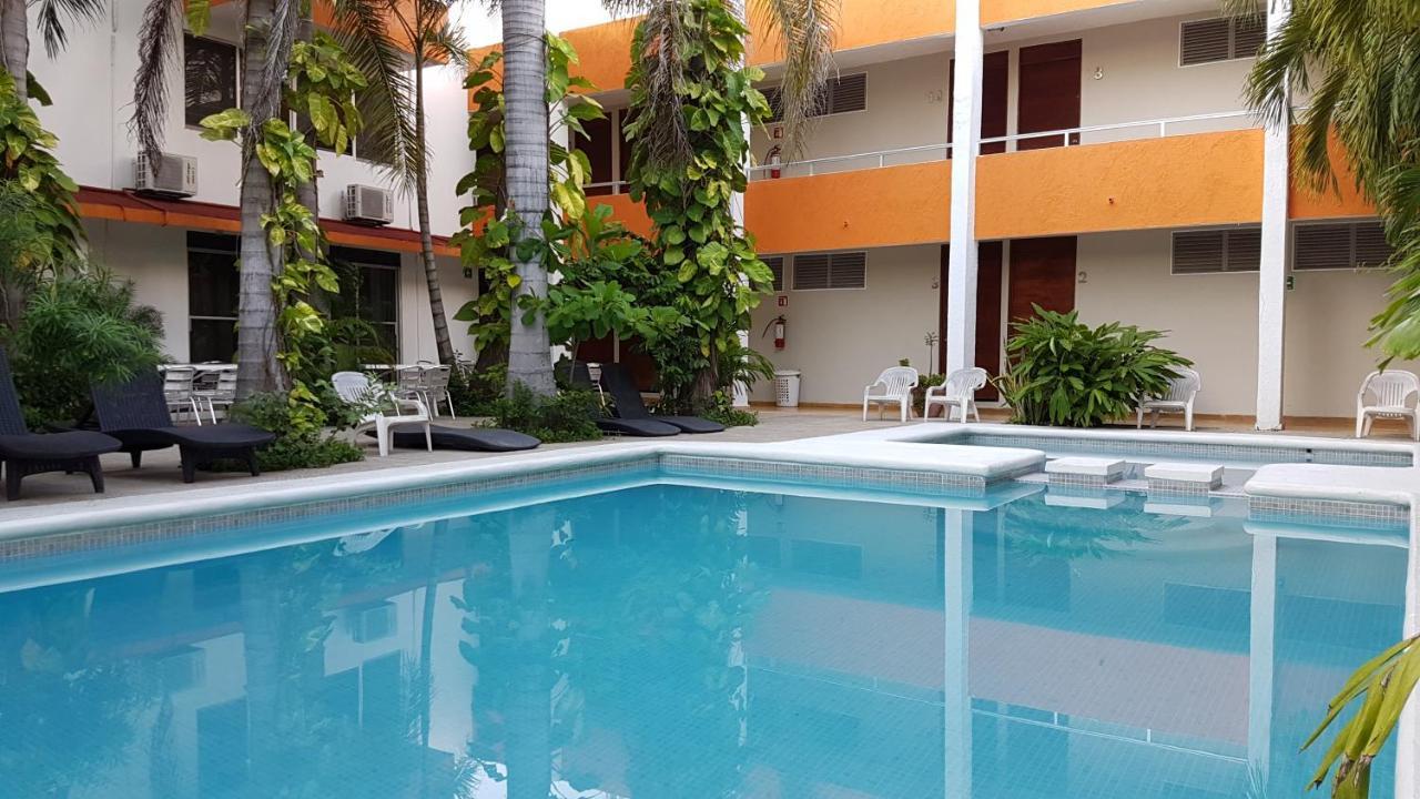 Hotel Delfin Playa Azul à Lázaro Cárdenas Extérieur photo