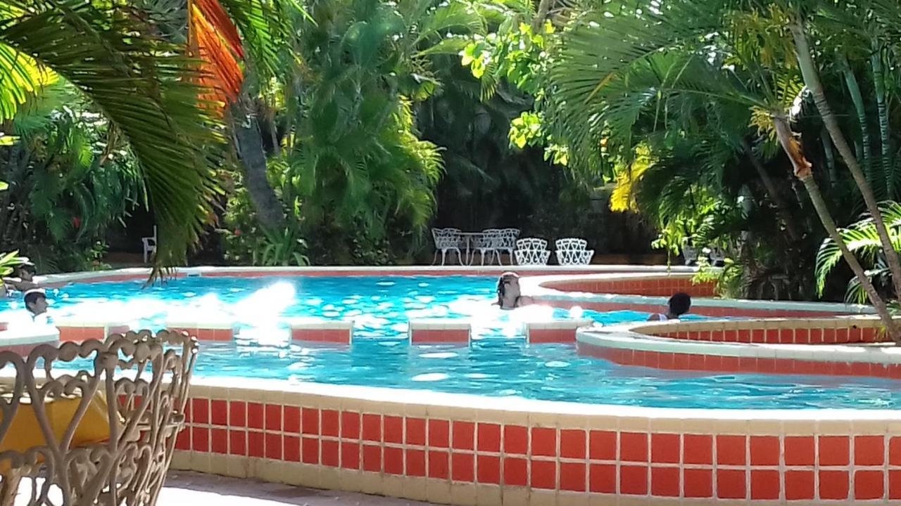 Hotel Delfin Playa Azul à Lázaro Cárdenas Extérieur photo