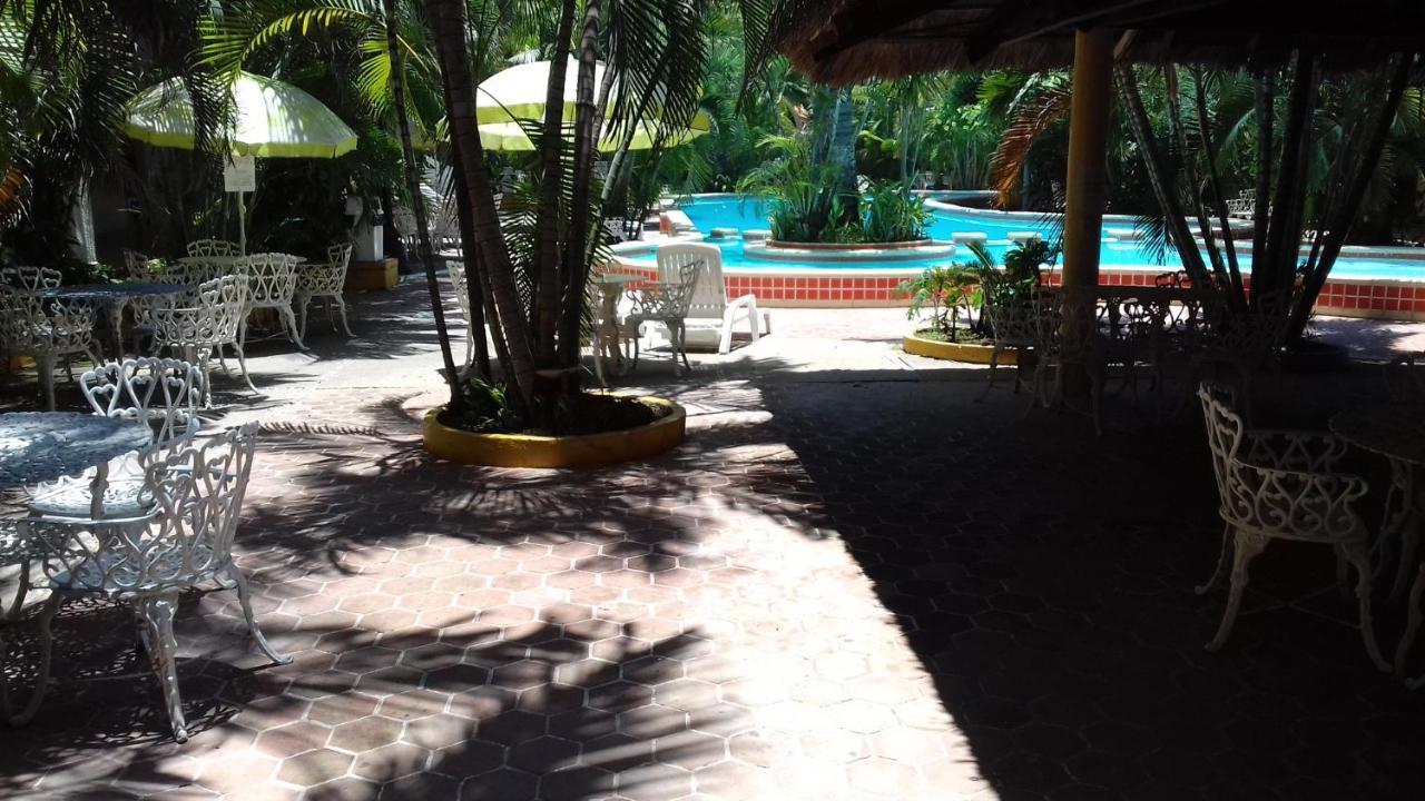 Hotel Delfin Playa Azul à Lázaro Cárdenas Extérieur photo