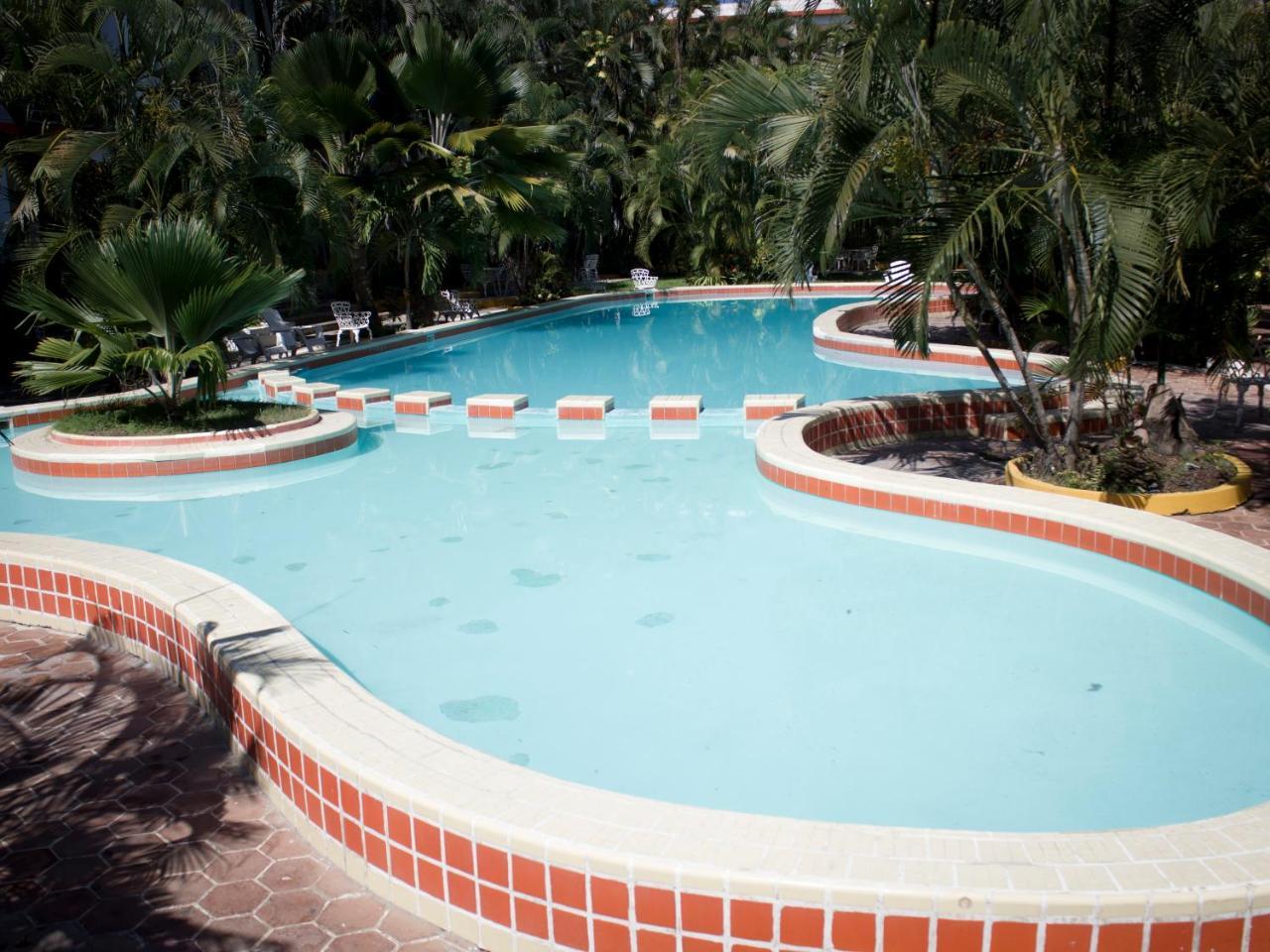Hotel Delfin Playa Azul à Lázaro Cárdenas Extérieur photo
